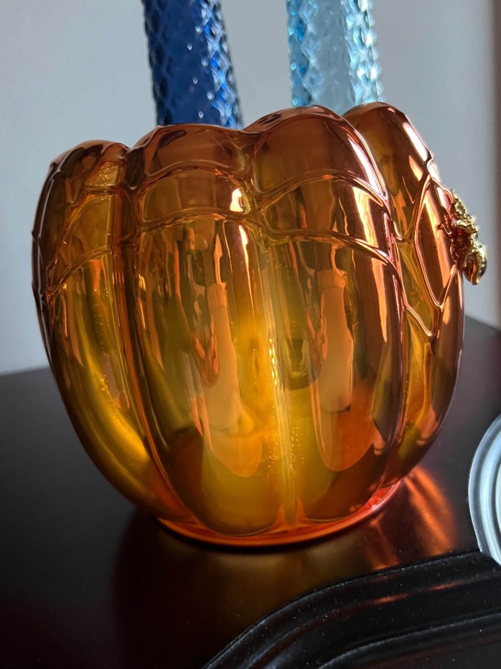 Bath and body pumpkin candle holder with light up skull